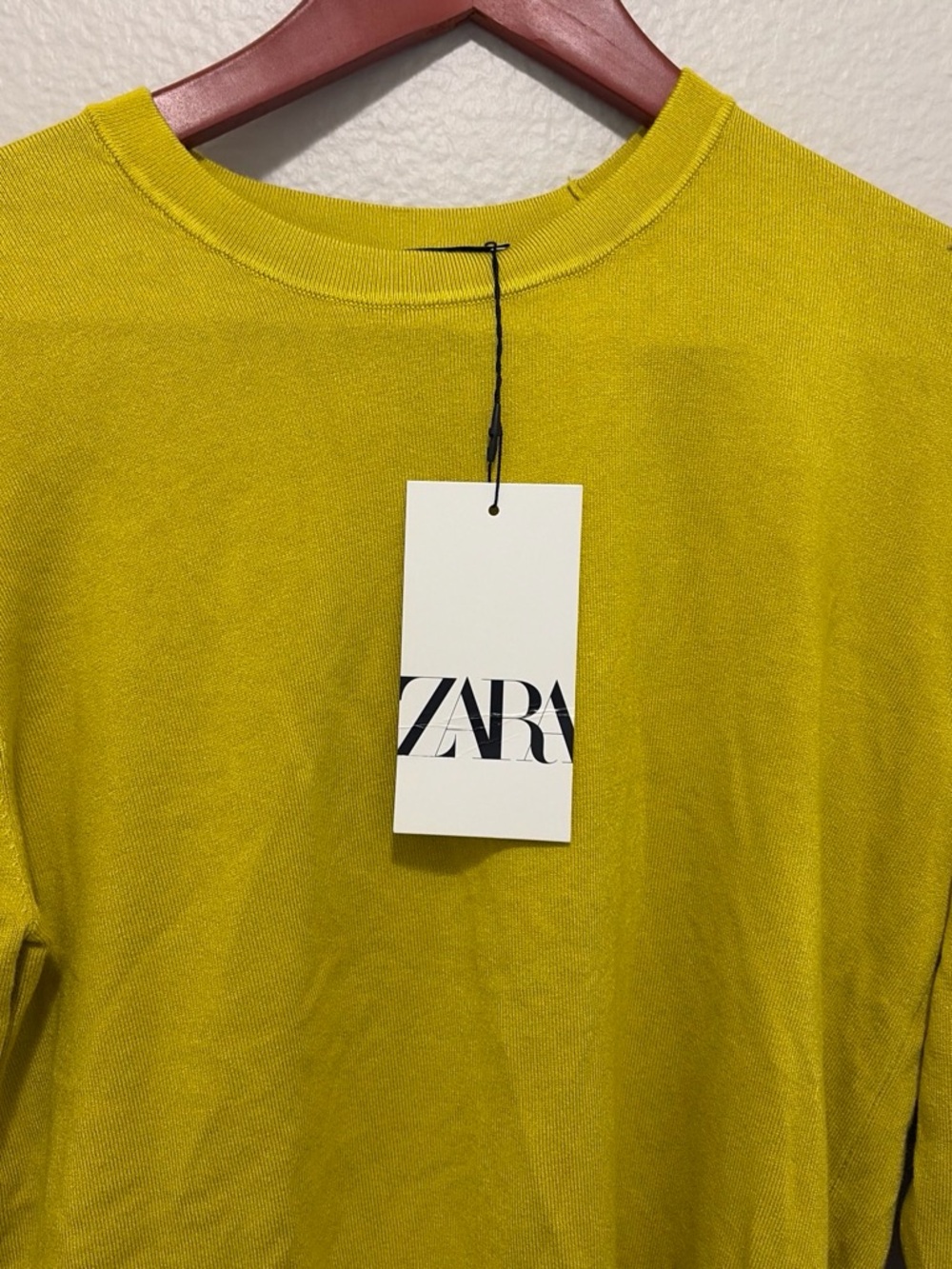 ZARA Men’s Lime Yellow Crew Neck Sweatshirt
